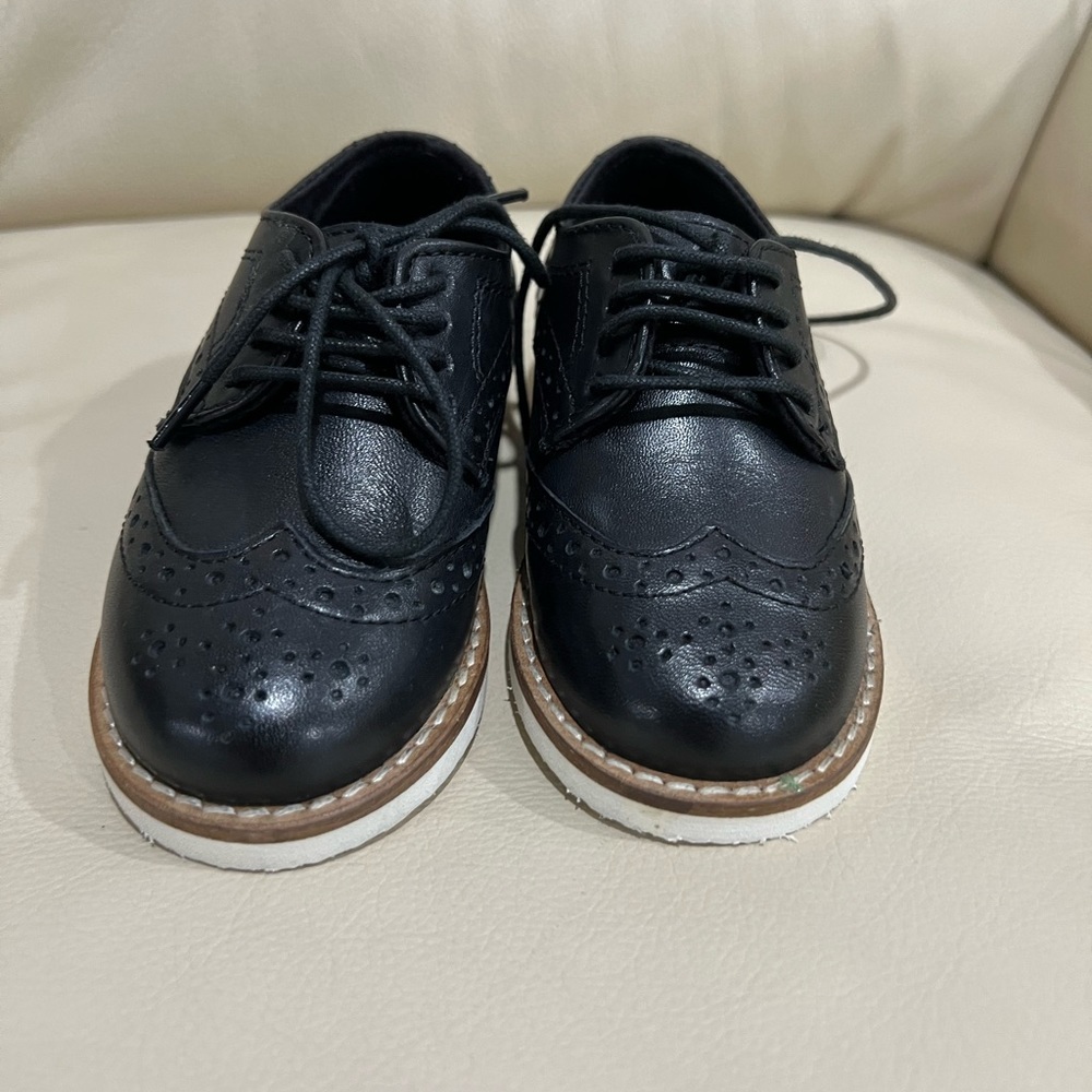 Boys formal shoe pair / dress shoe